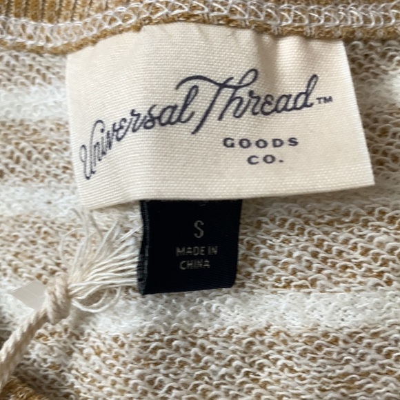 (S)- Universal Thread Women's Short Sleeve Sweatshirt- Brown/Cream - Picture 6 of 7